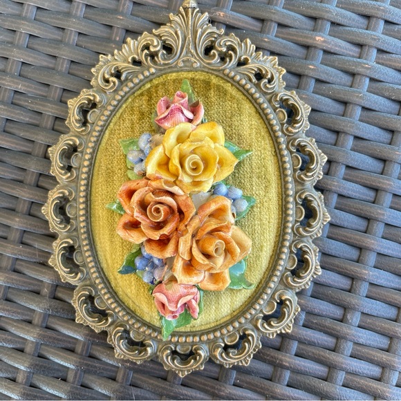 VINTAGE Set of 2 Capodimonte Porcelain Framed 3D Floral Mural Wall Plaques - Picture 2 of 16